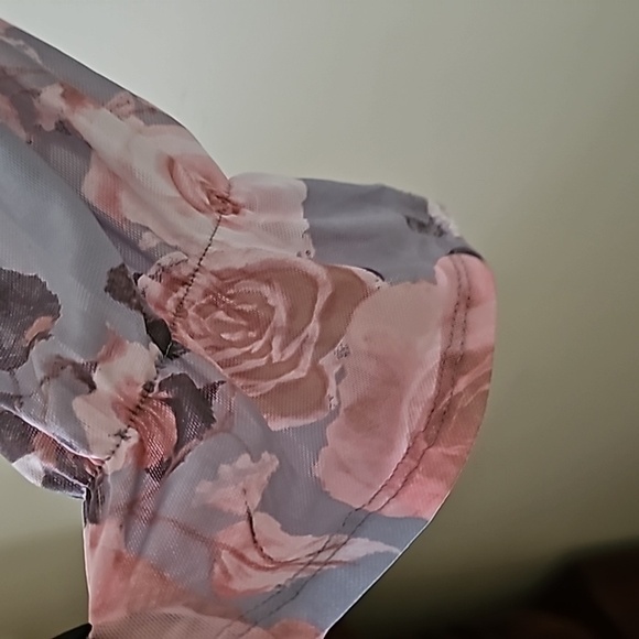 Francesca's Collections Women's Floral Long Sleeves Blouse  Sie XL - Picture 4 of 7